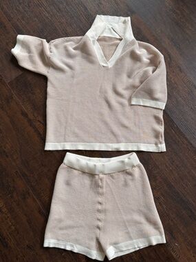 Soft Ribbed Two-Piece Knit Set in Beige and white